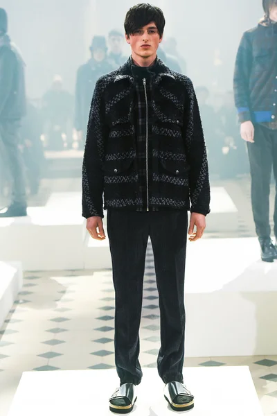 Look 10